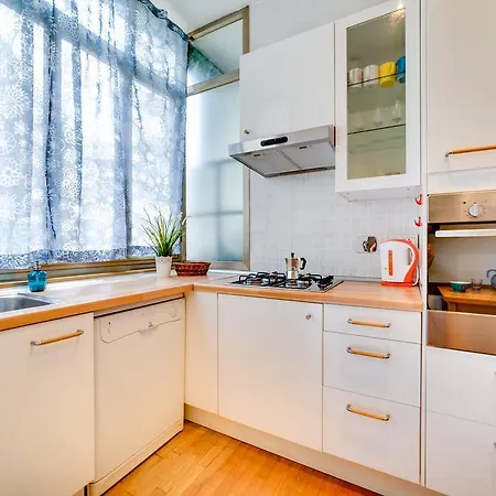 Your Lovely 5 Guests Apartment
